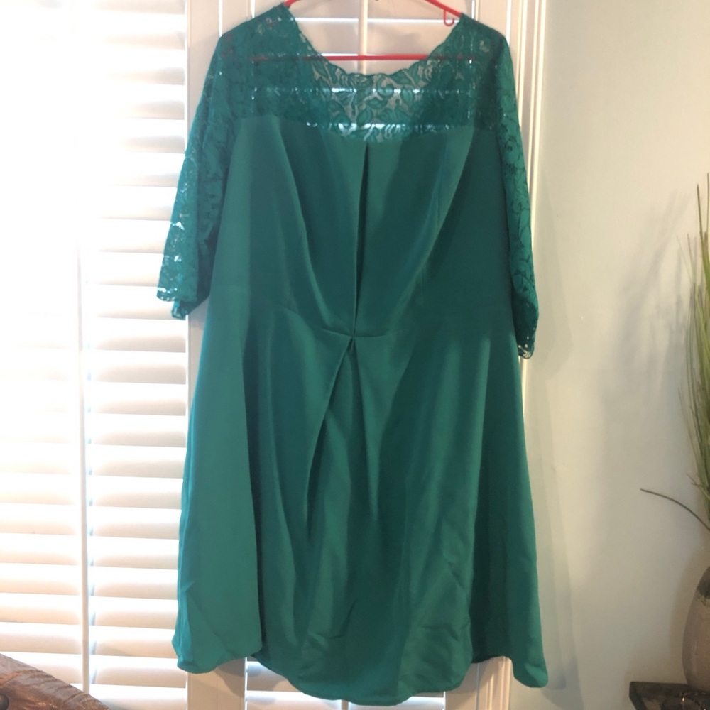 🎉5 for $25 Sale🎉 flattering green cocktail dress